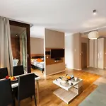Deluxe Apartments Free Parking